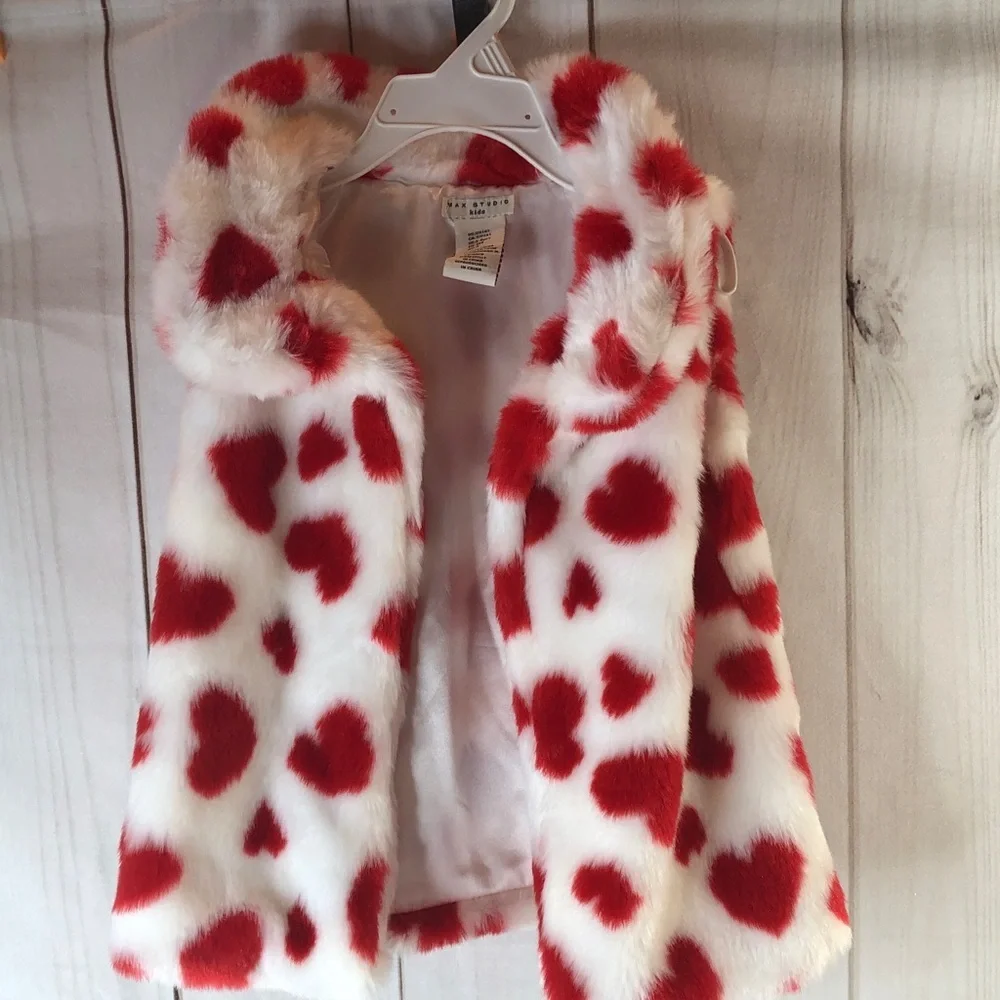 Max Studio Kids Faux Fur Vest with Red and White Hearts all over Little Girls XS